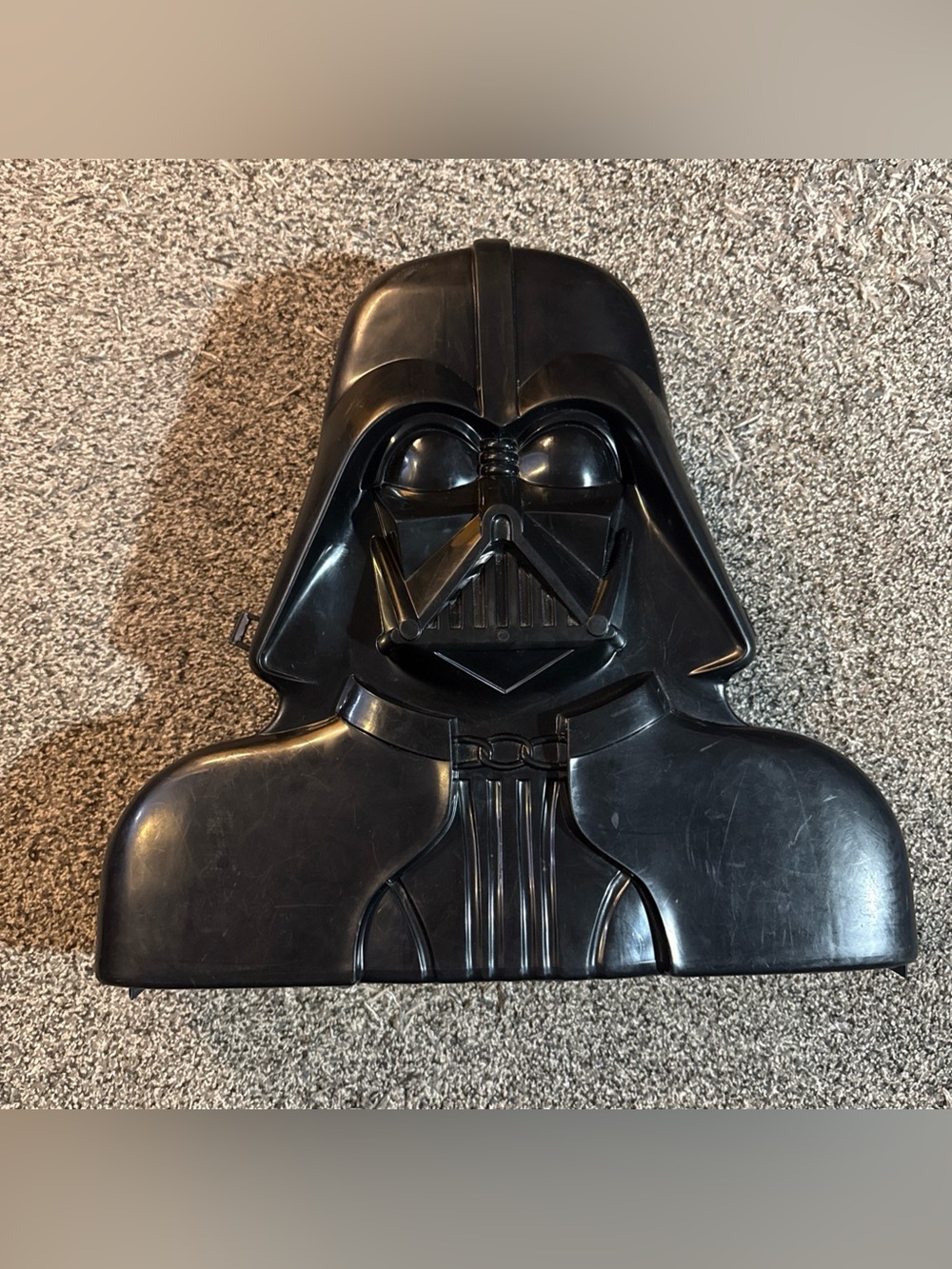 Vintage Star Wars Darth Vader Carrying Case for Action Figures 2004